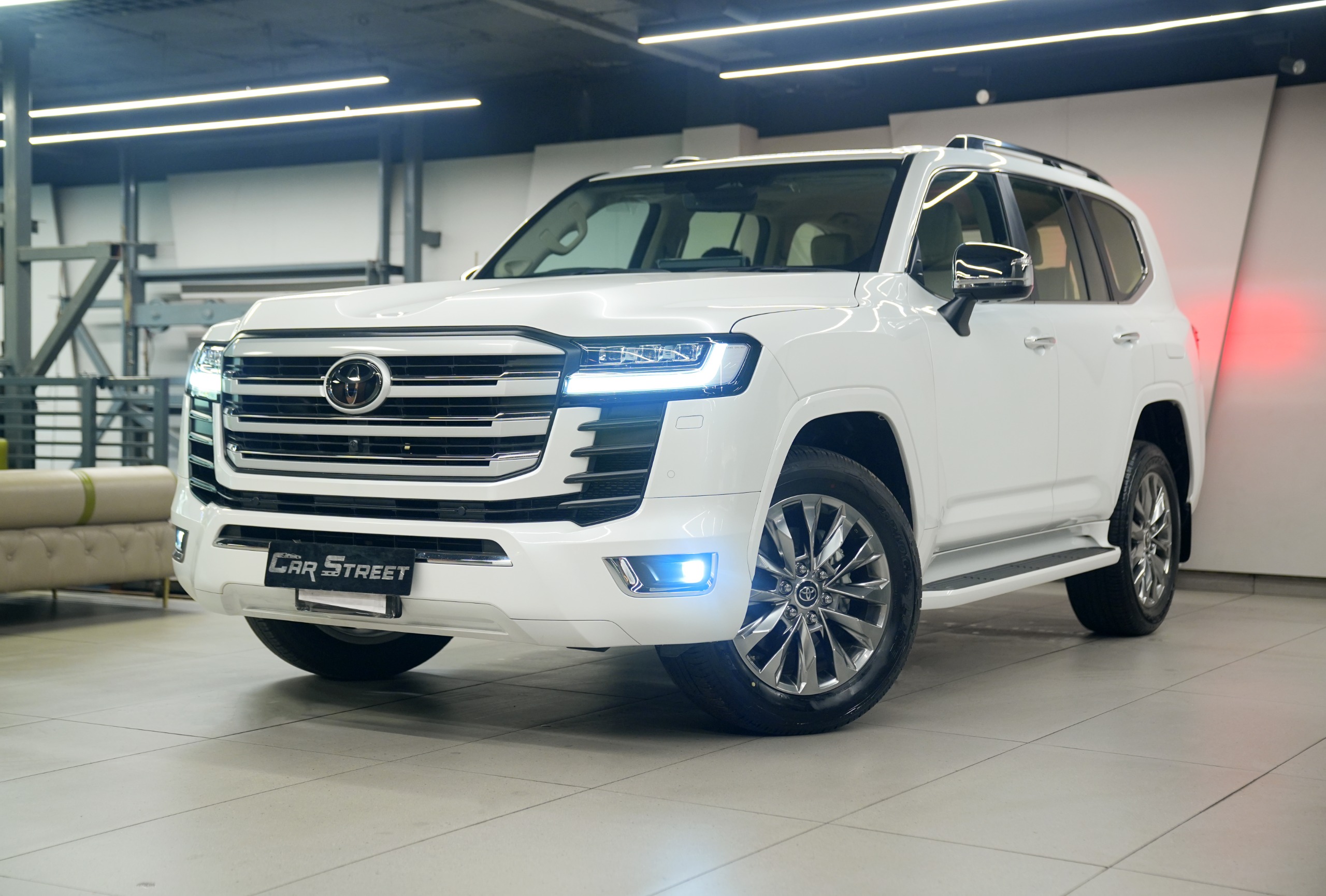 Toyota Land Cruiser LC300 VX V6